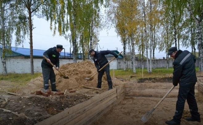 В Сыктывкаре заключенные строят новую церковь