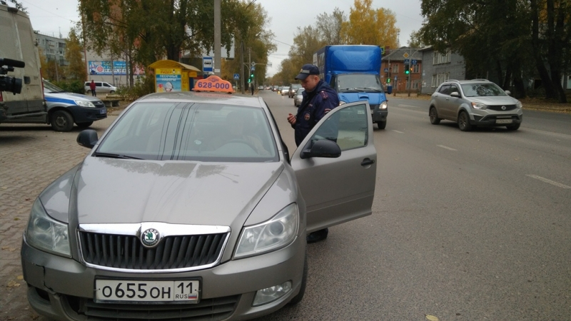 В Сыктывкаре задержали более 50 таксистов
