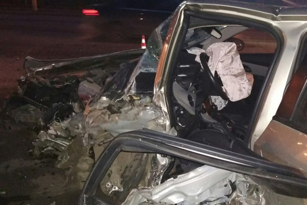 Появилось видео ДТП в Коми, где пьяный водитель на внедорожнике уничтожил легковушку