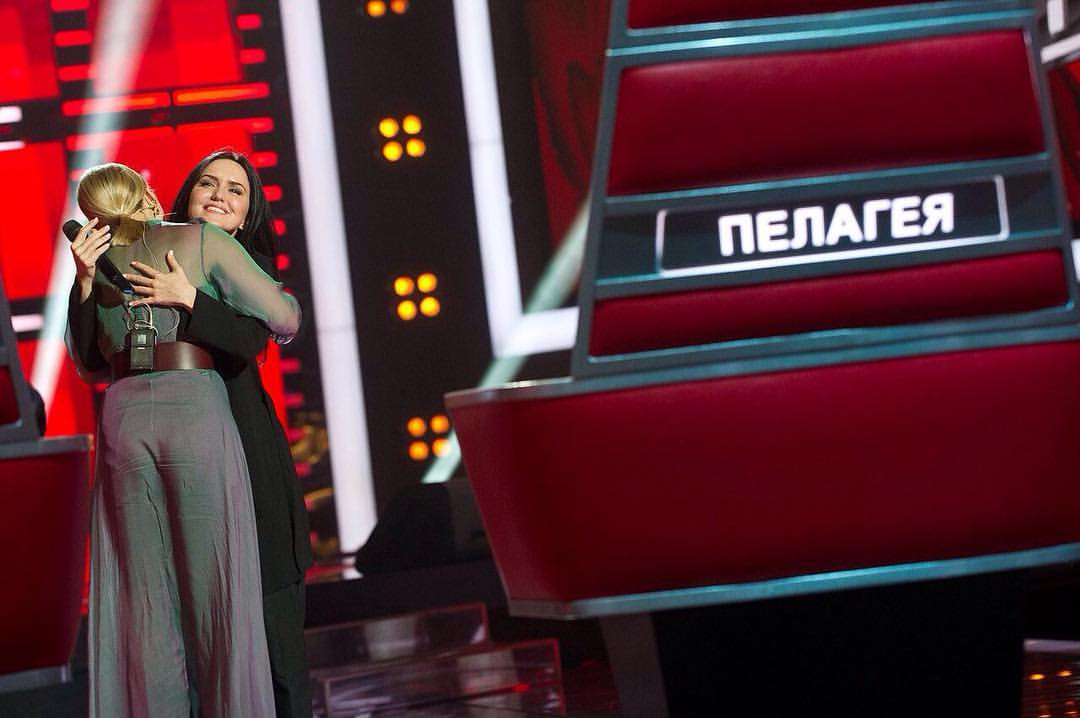 На Первом канале вышел выпуск шоу «Голос» с певицей из Коми (видео)