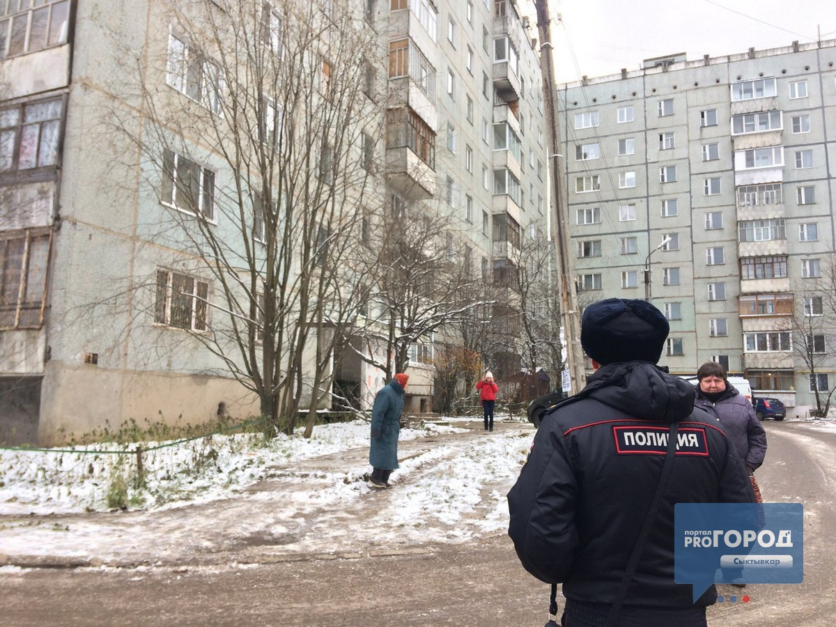 В Сыктывкаре экстренные службы оцепили 9-этажный жилой дом (фото)