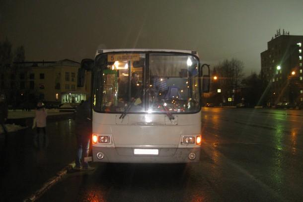 В Сыктывкаре женщина получила травмы во время поездки в автобусе