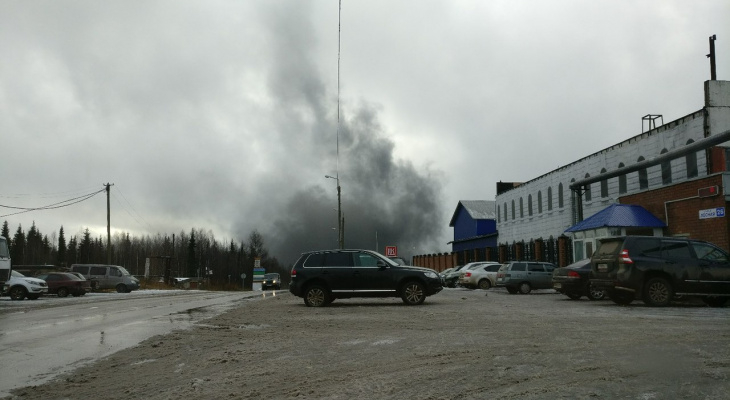 Город в Коми окутала черная пелена (фото)