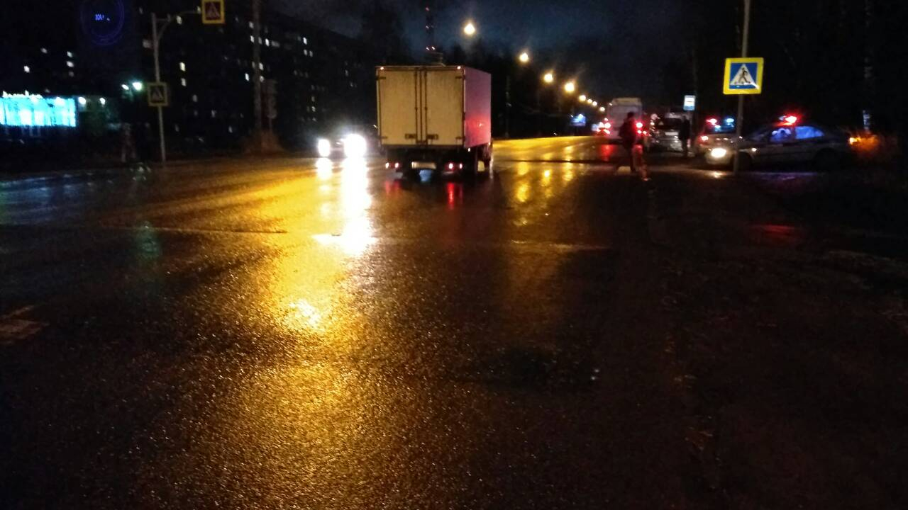 В Сыктывкаре опытная автоледи сбила подростка на пешеходном переходе (фото)