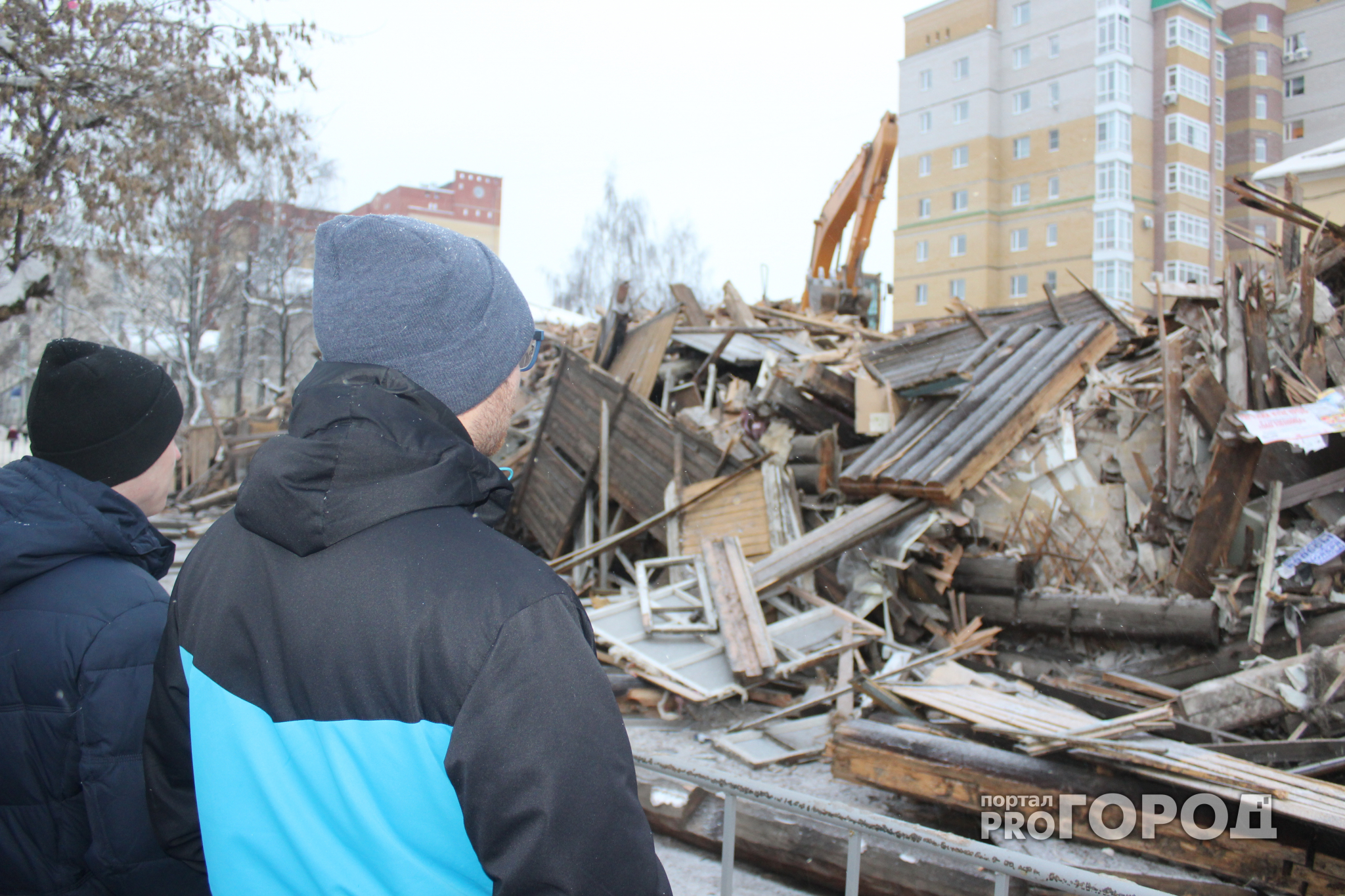 Фоторепортаж из центра Сыктывкара: как разрушают дома и куда исчезают их жильцы