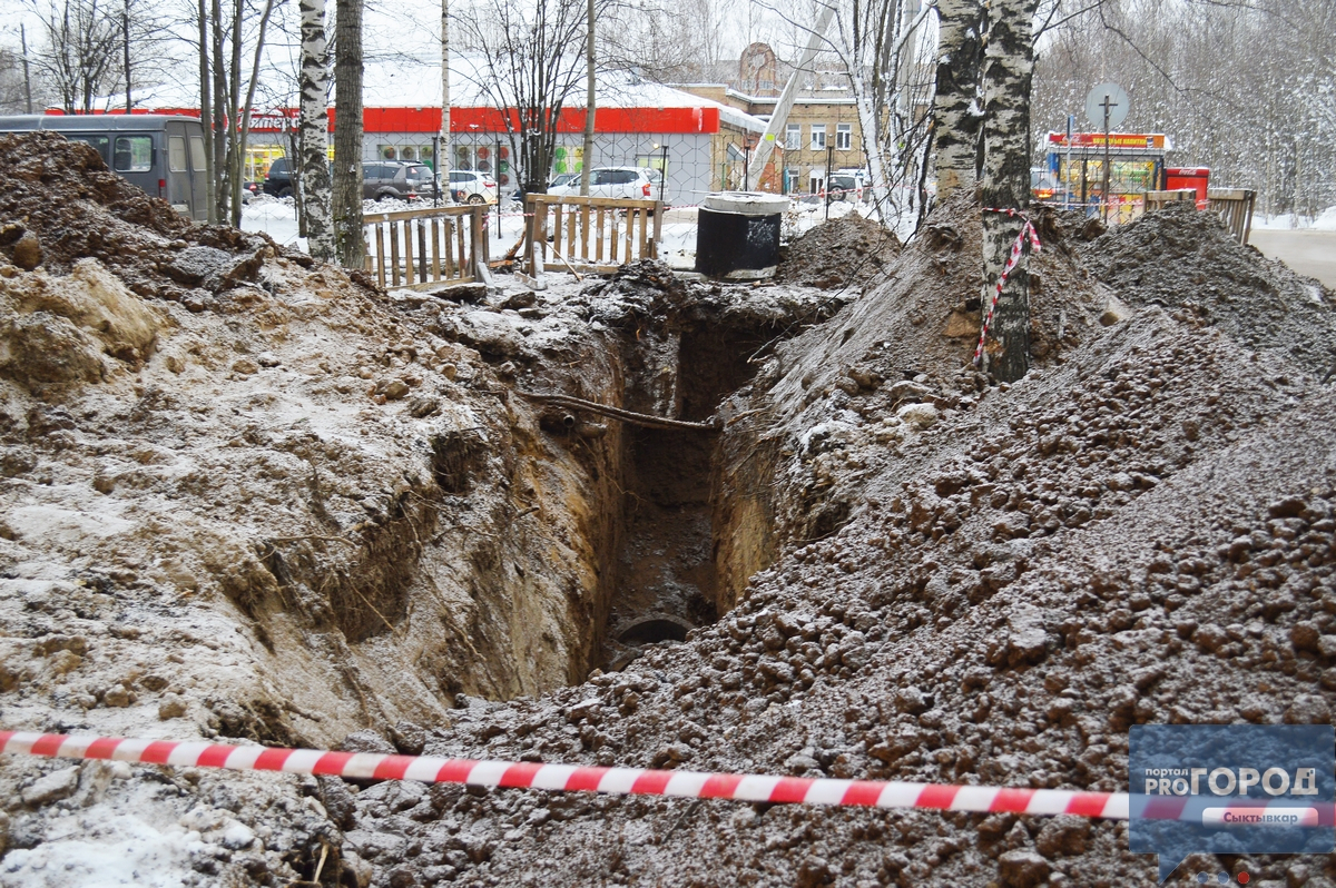 Появились подробные фото котлована в Сыктывкаре, где мужчину насмерть засыпало землёй