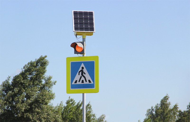 В Сыктывкаре у 10 образовательных учреждений установят светофоры на солнечной батарее
