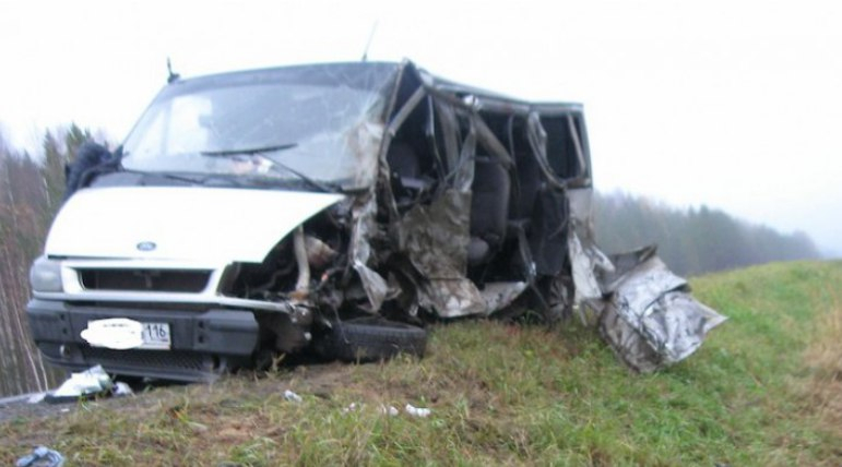 В Коми вынесли приговор водителю микроавтобуса, по вине которого в ДТП погибли два человека