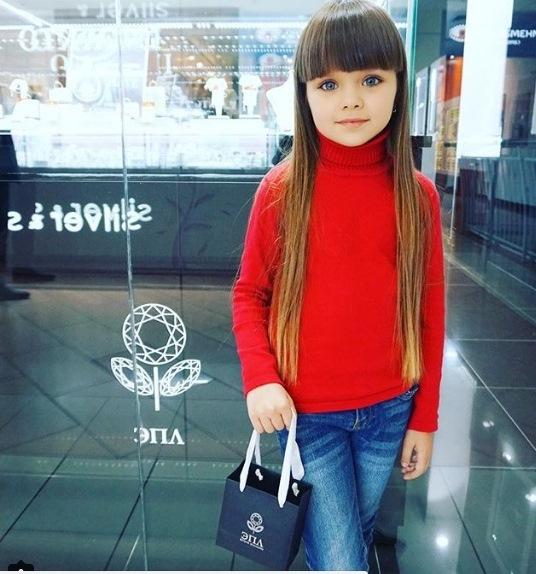 6-летнюю девочку из России признали самой красивой в мире
