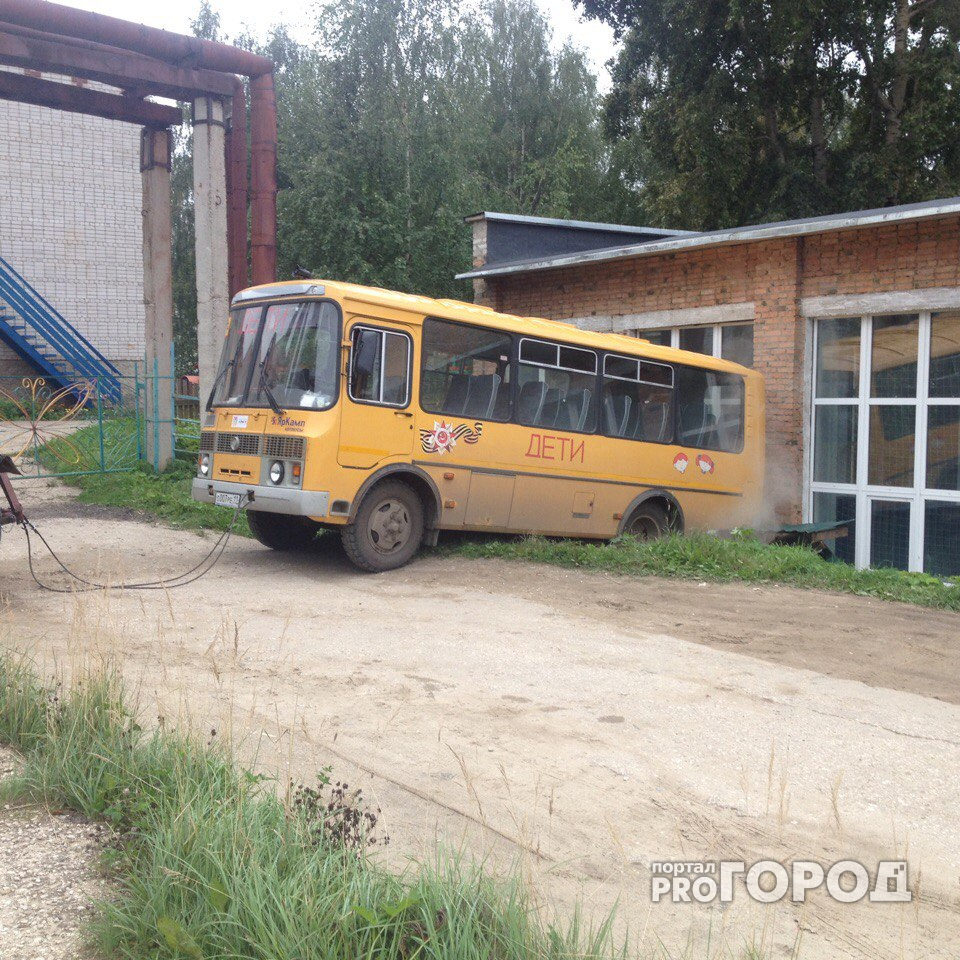 В Коми водитель школьного автобуса высаживал детей в километрах от их остановок