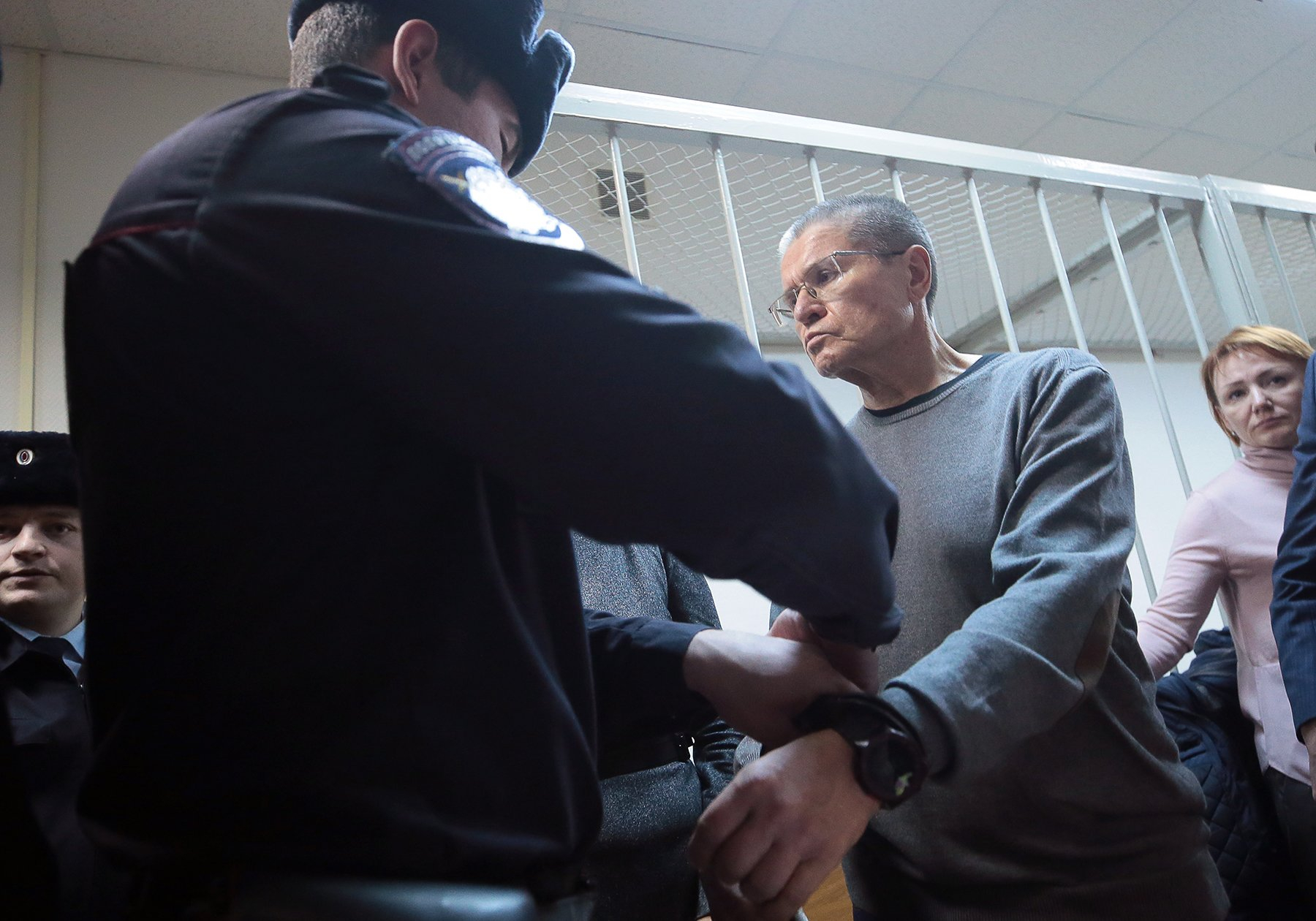 Алексея Улюкаева приговорили к восьми годам строгого режима