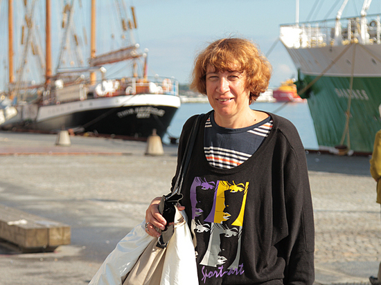 Директор школы уволила 59-летнюю учительницу за стриптиз в классе