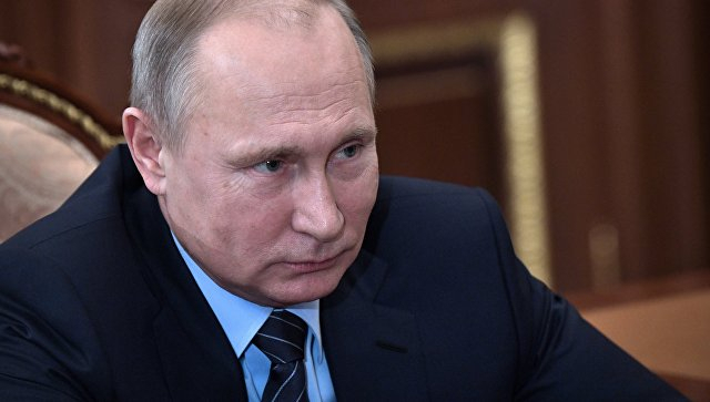 Путин подписал закон о повышении минимальной зарплаты