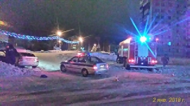 В Коми пьяный лихач на чужой машине врезался в городскую стелу, погиб пассажир