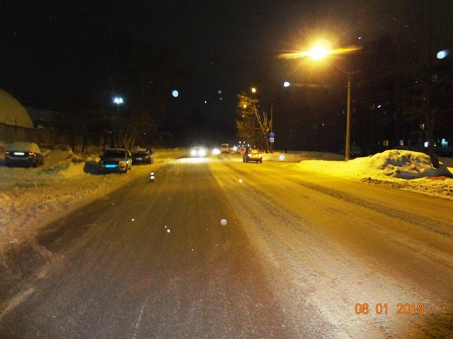 В Сыктывкаре автоледи снесла с тротуара пешехода (фото)