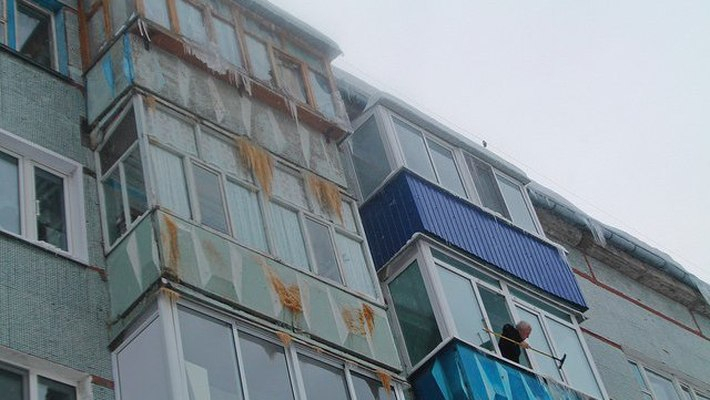 Балконы в общежитиях. Балконы сверху донизу в Нижнем Новгороде.