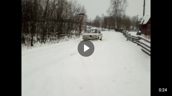Жителю Коми надоели вечные сугробы: он переделал свой «Запорожец» в снегоуборочную машину (видео)