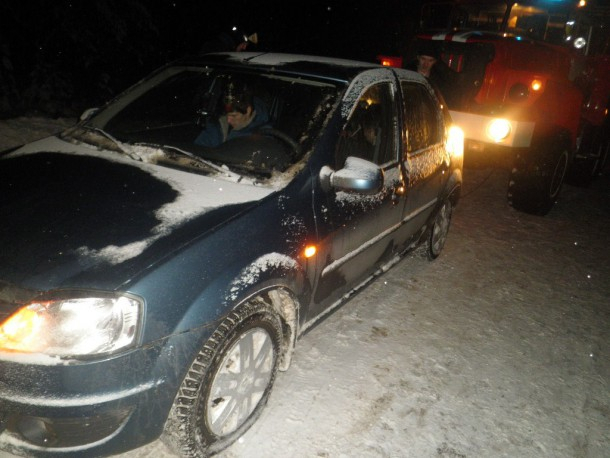 В Коми неопытная автоледи улетела в кювет (фото)