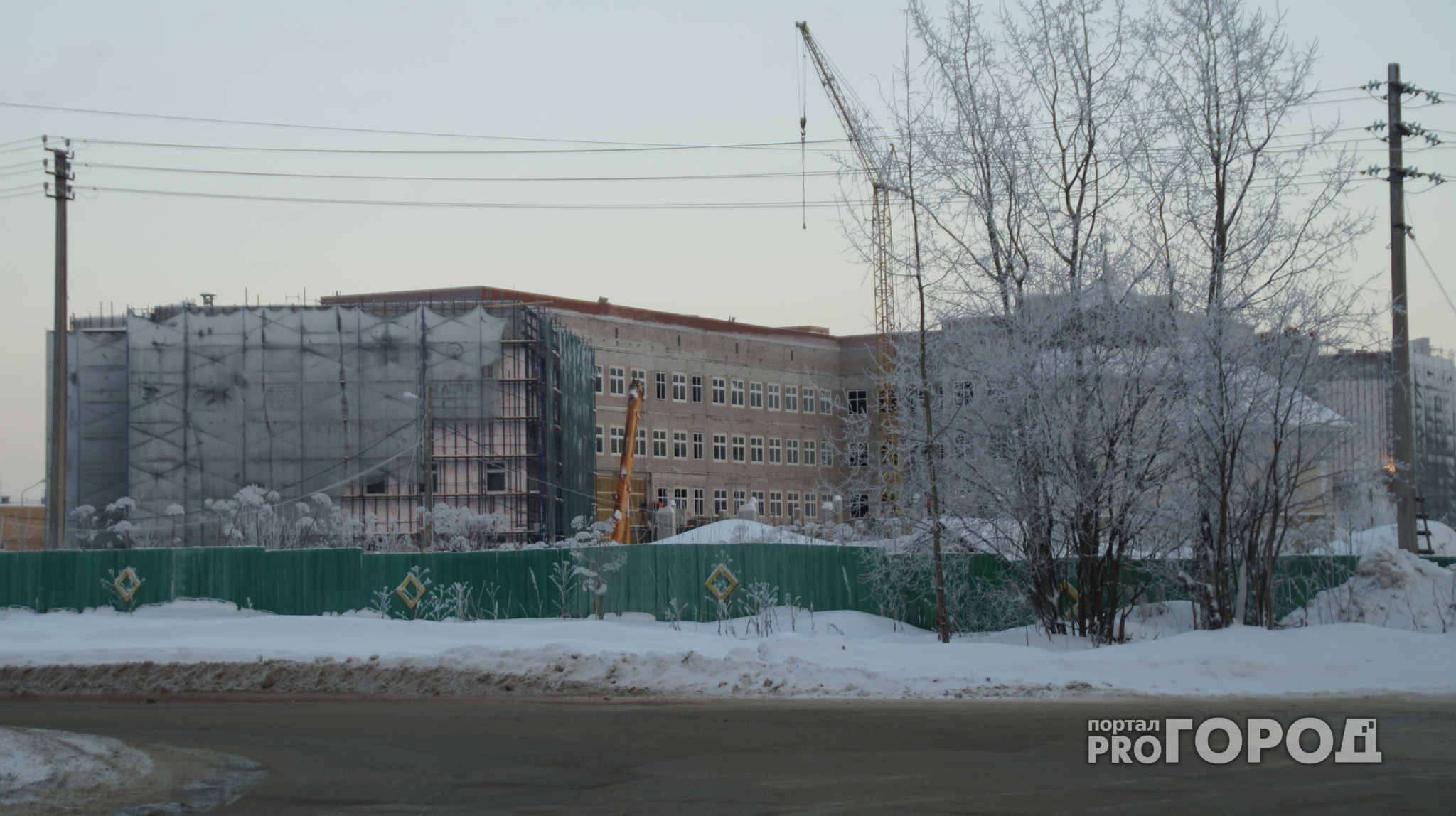 Успеть в срок: фото работ в сыктывкарской школе-долгострое