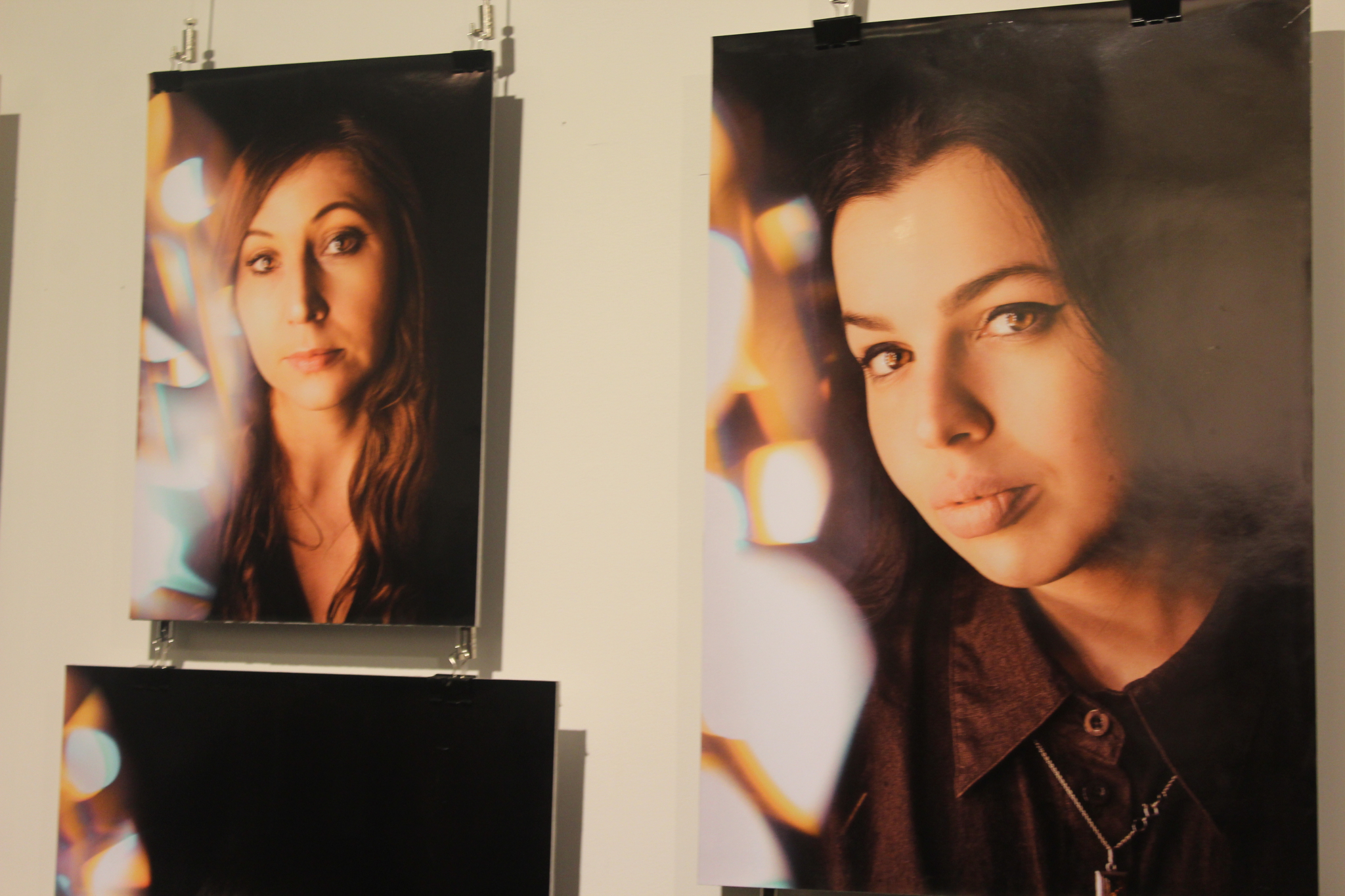 В Сыктывкаре молодые дизайнеры показали фонари из фанеры и коллажи с губами (фото)