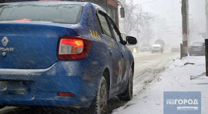 Из-за небывалого снегопада сыктывкарские таксисты подняли цены в два раза