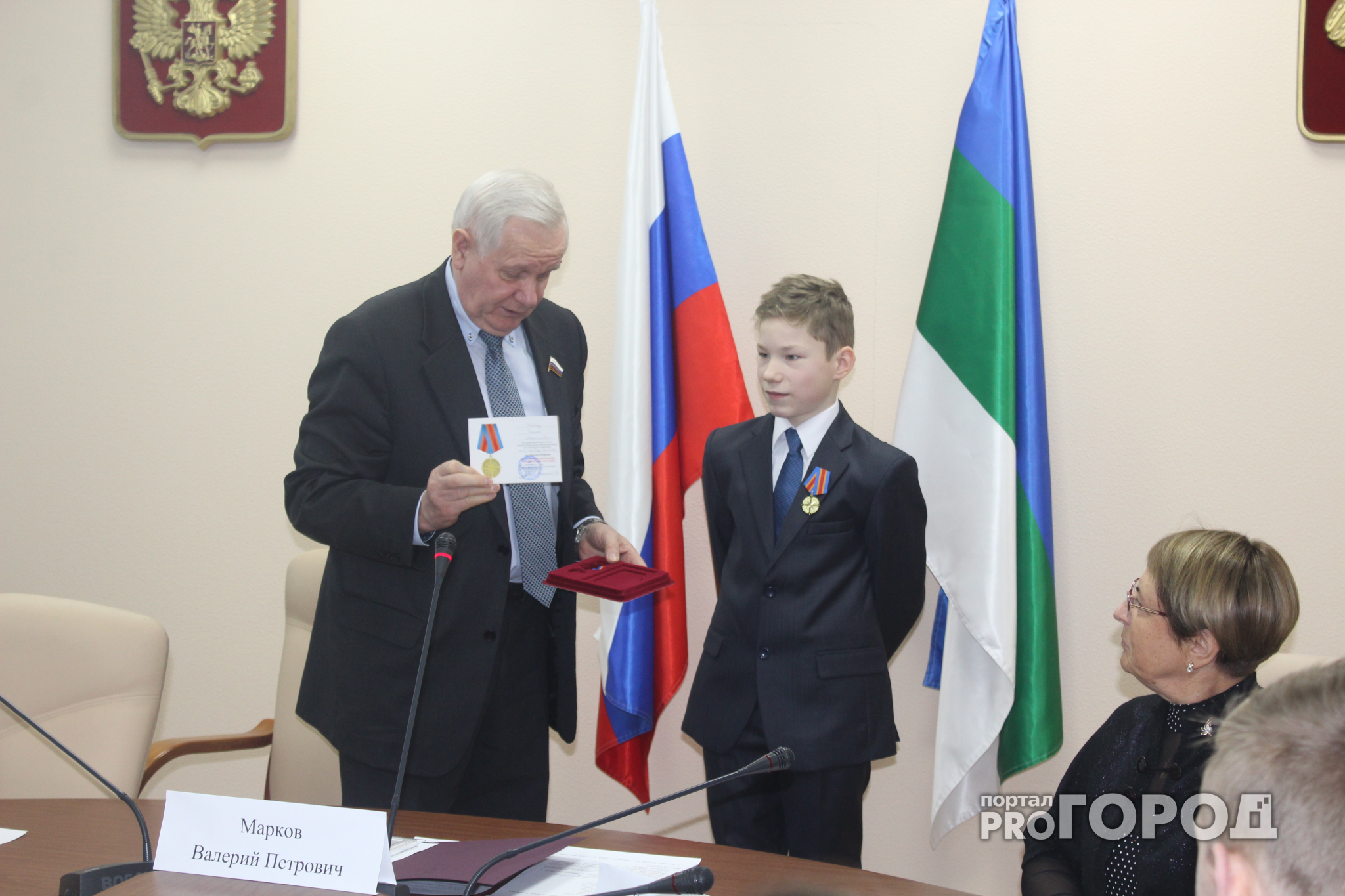 11-летний герой из Сыктывкара за спасение детей получил медаль и смартфон