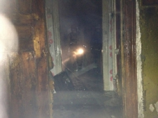 В Коми вспыхнул пожар в многоквартирном доме: жильцов эвакуировали, один из них в реанимации