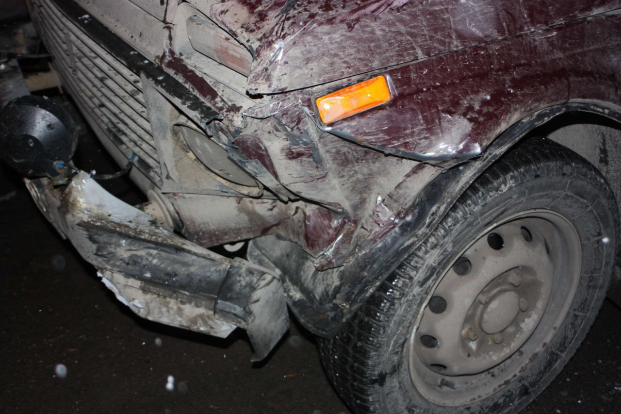 В Сыктывкаре пьяный в стельку водитель на «Ниве» влетел в «Дэу» с автоледи за рулем