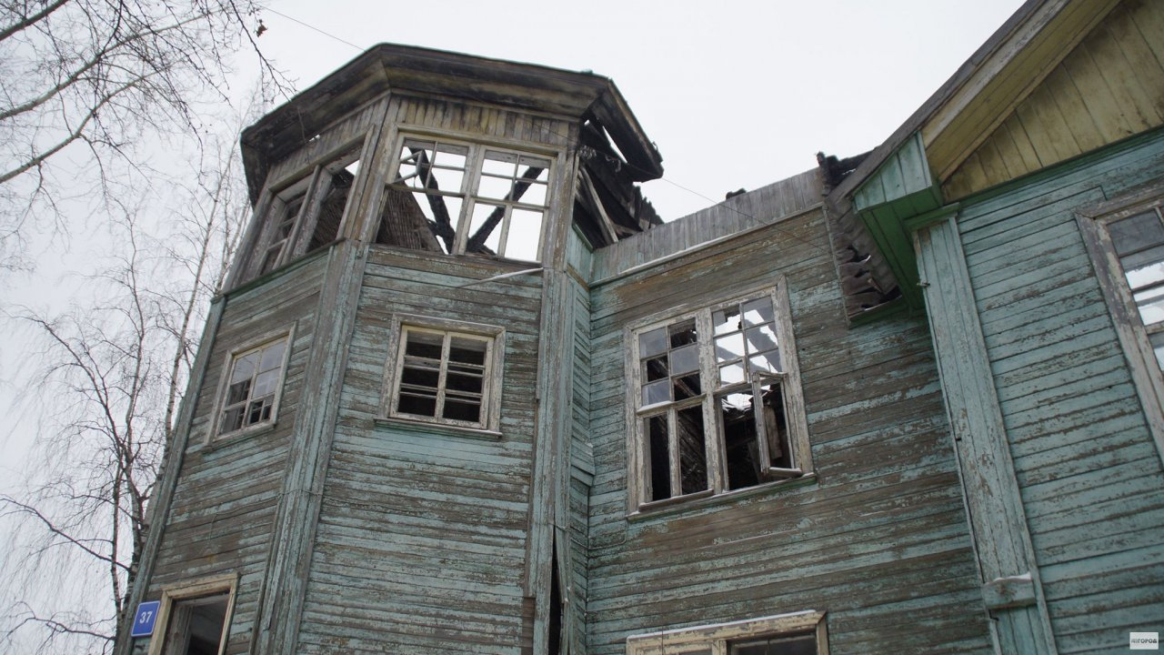 Новый собственник сыктывкарской школы в Лесозаводе обязан ее отреставрировать