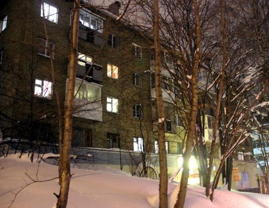 Жильцы пятиэтажки в центре Сыктывкара боятся, что местный коммерсант уничтожит их дом