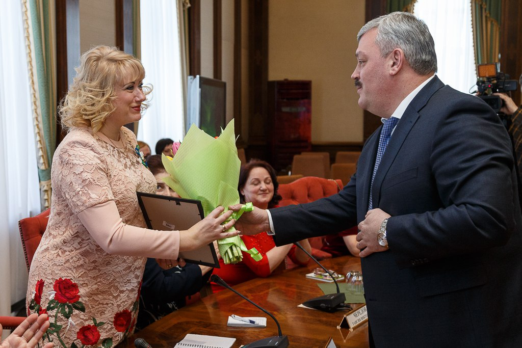 Глава Коми поздравил женщин с 8 Марта и поблагодарил их за поддержку и «женское плечо»