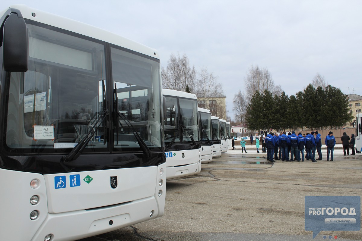 В Сыктывкаре на Стефановской площади презентовали 20 новых автобусов за 110 миллионов