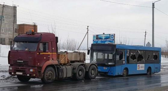В Коми автобусу разбили все, что можно разбить (фото)