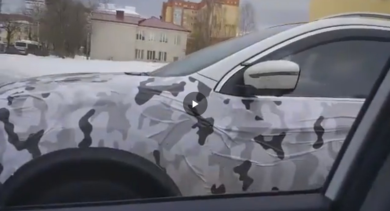 Сыктывкарцев поразил необычный автомобиль на улицах города (видео)