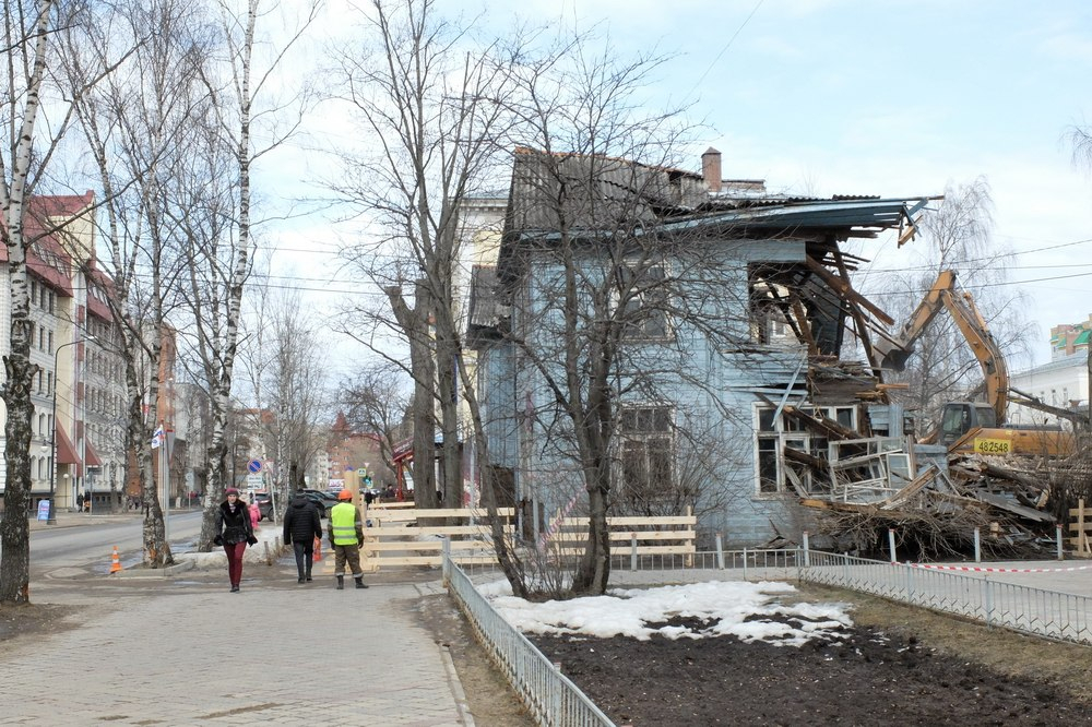 Мэр сообщил, что построят на месте старинного дома в центре Сыктывкара