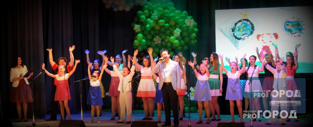 На благотворительном концерте в Сыктывкаре собрали 110 000 рублей для инвалидов (фото)
