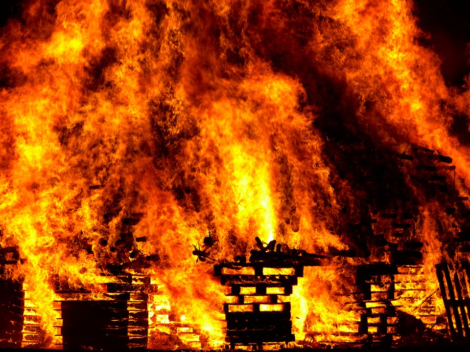 Жестокая ирония: в Сыктывкаре в обществе «Факел» произошел пожар