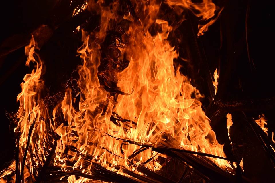 В Коми полностью сгорел деревянный дачный дом