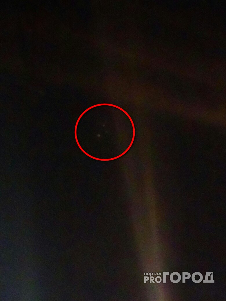 Горожане заметили три огненных шара в небе над Сыктывкаром (фото)