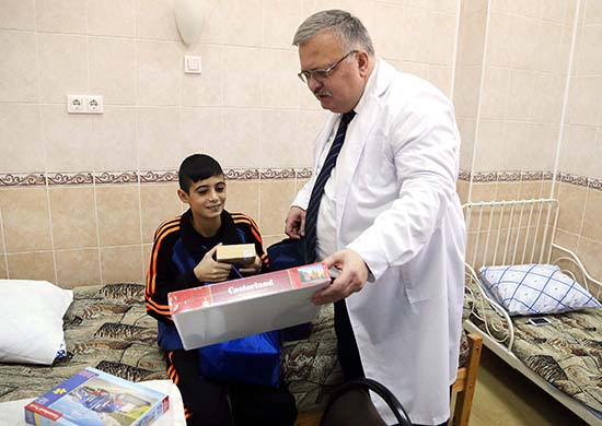 Купаются в кипятке и глотают батарейки: врачи рассказали, от чего страдают дети в Сыктывкаре