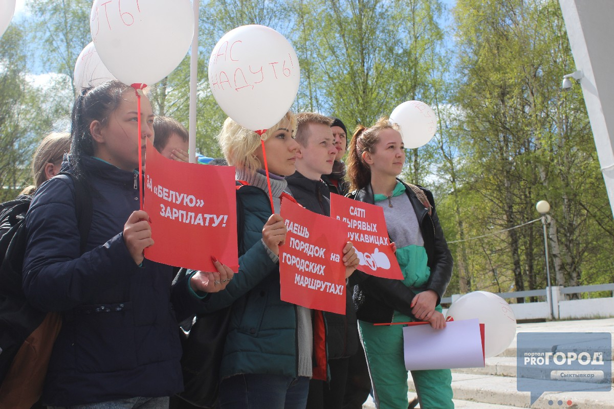 Забастовка кондукторов в Сыктывкаре переросла в митинг на площади (фото)