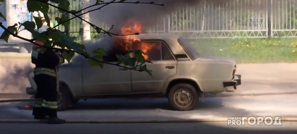 Появилось видео момента возгорания «шестерки» в Сыктывкаре
