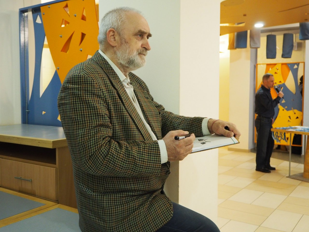 Сыктывкарский художник сожжет свои картины, потому что власти ему не помогают (фото)