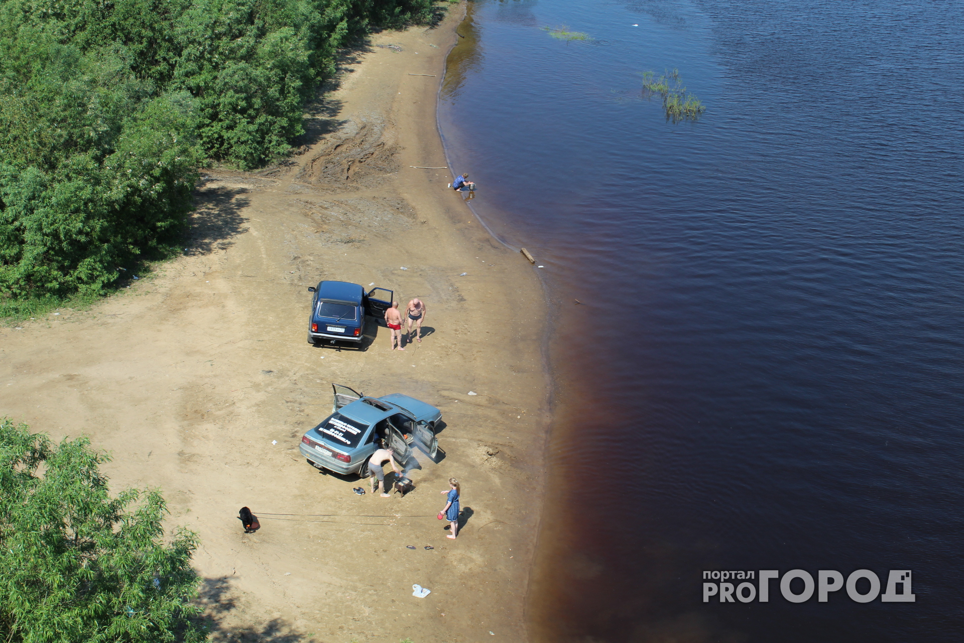 Где купаются сыктывкарцы: обзор пляжа под Краснозатонским мостом (фото)