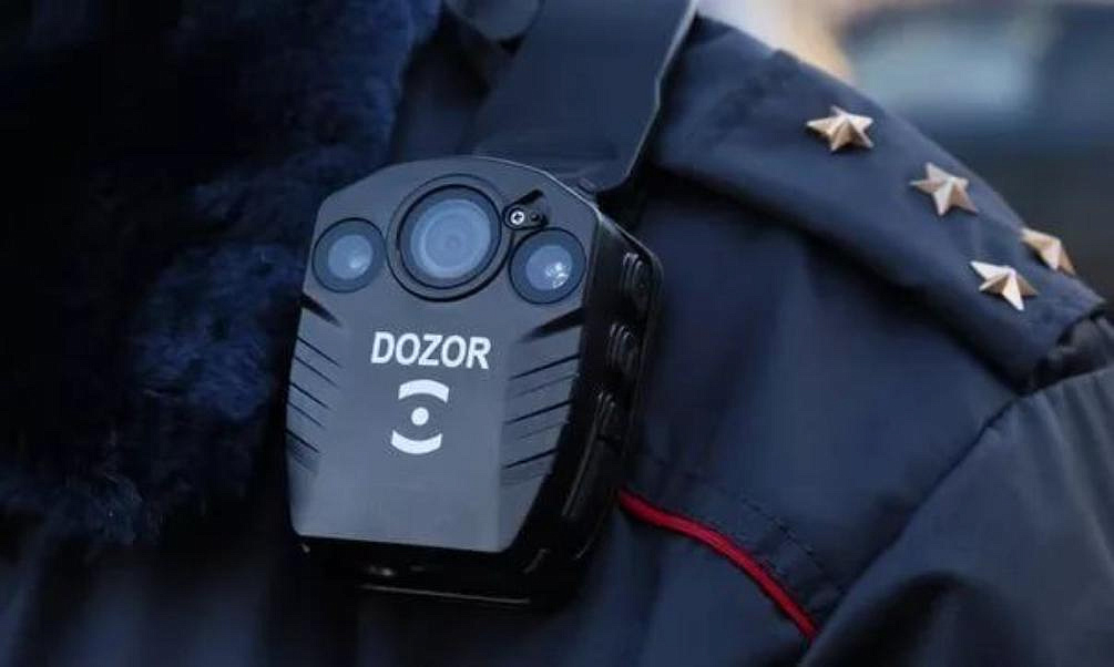 Сыктывкарские участковые будут носить на груди видеорегистраторы