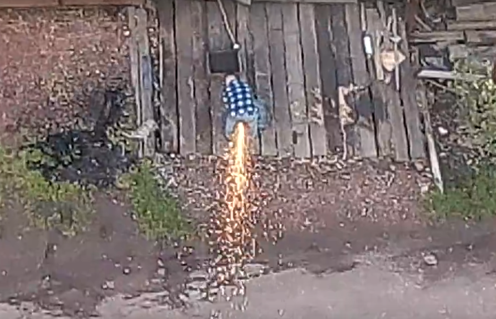 Житель Коми насмешил интернет роликом о человеке с «горящим задом»