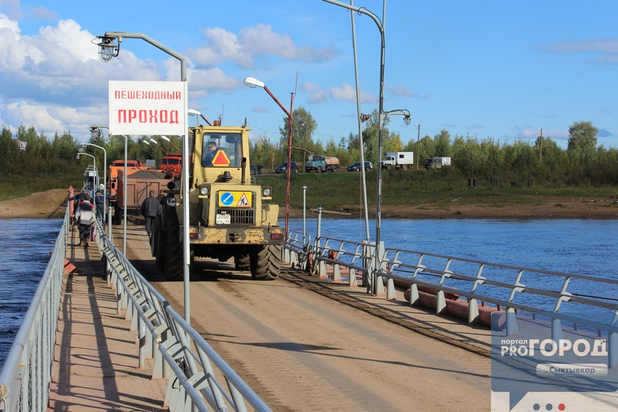 В Сыктывкаре открыли понтонный мост через Сысолу