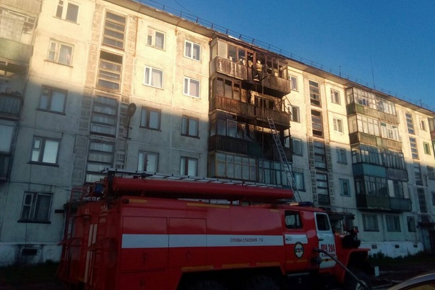 В Коми среди ночи вспыхнул пожар в пятиэтажке, жильцы задыхались в дыму