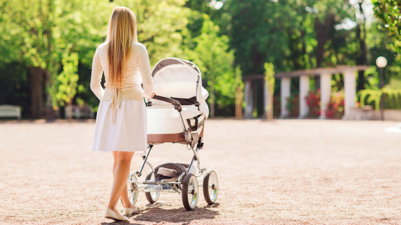 Мужчины Коми рассказали, возьмут ли они в жены девушку с ребенком
