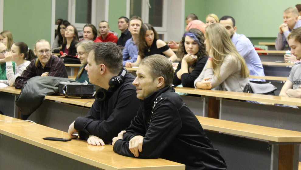 7 вакансий для студентов в Сыктывкаре с зарплатой от 15 до 40 тысяч рублей
